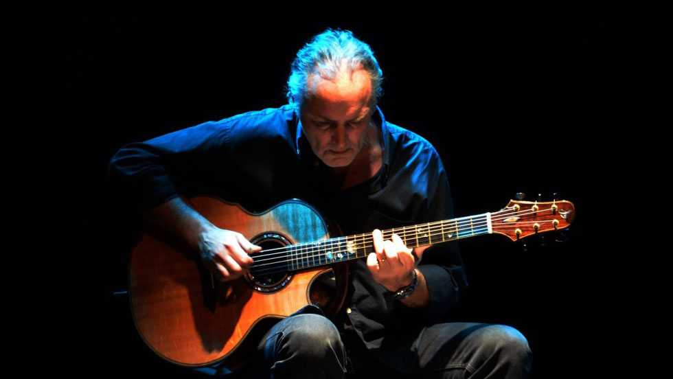 Alex Van Voorst - fingerstyle guitarist - dutch acoustic guitarplayer